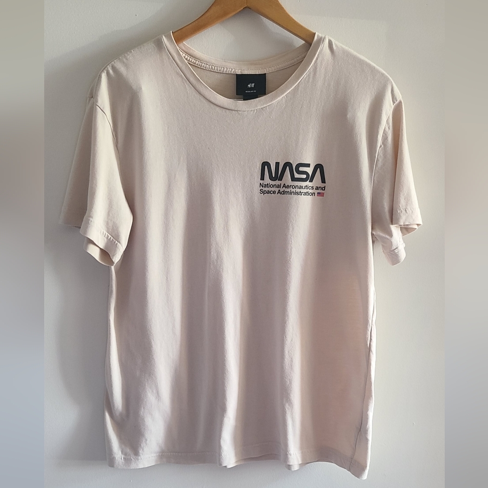 H&M NASA Graphic Space Vintage Inapired Short Sleeve Tshirt Size Medium